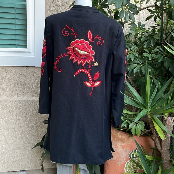 New vintage black cotton coat with bright red embroidery - Picture 10 of 13